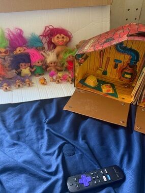 Lot Of 22 Treasure Trolls Different Sizes One Piggy Bank House Has Dance See Pic